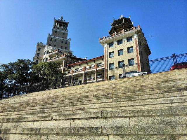 建筑复古的别野背景图片