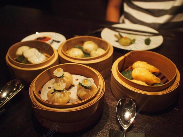 餐饮唯美蒸笼早餐背景图片