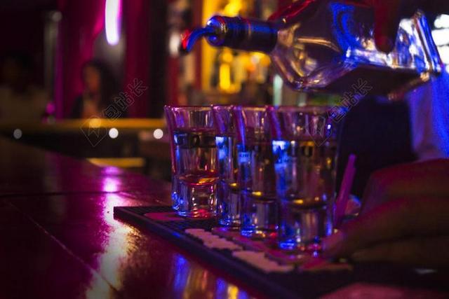 餐饮唯美就把龙舌兰酒背景图片