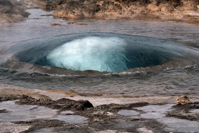 喷泉 STROKKUR 冰岛 不久之前爆发 爆发 名胜古迹 性质