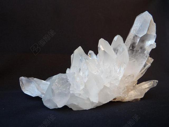广告清新白水晶背景图片