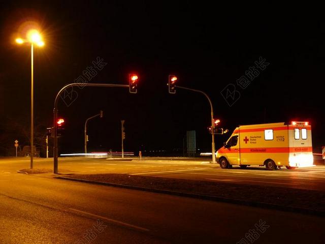 红绿灯 红色 救护车 交通信号 路 光信号 光