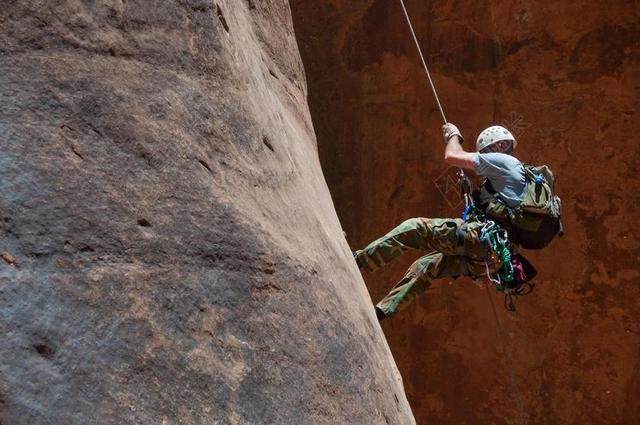 攀登 攀登、 下降 CANYONEERING 绳 悬崖 景观