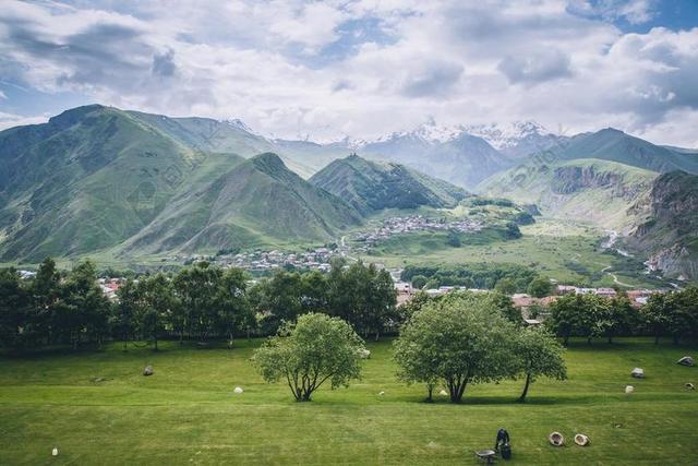 卡兹别克山 风景 白云 格鲁吉亚 山村 景观