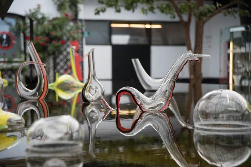 广告清新玻璃风机背景图片