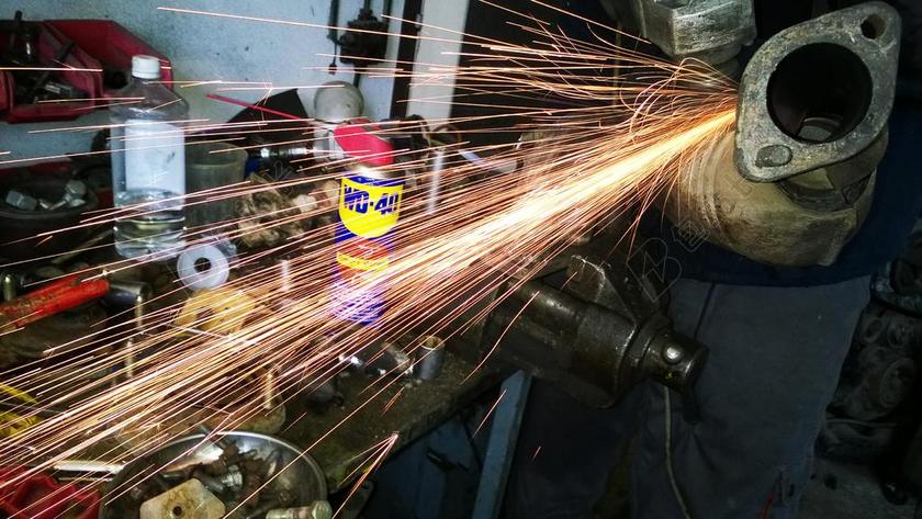 摄影简约车床切割火花背景图片