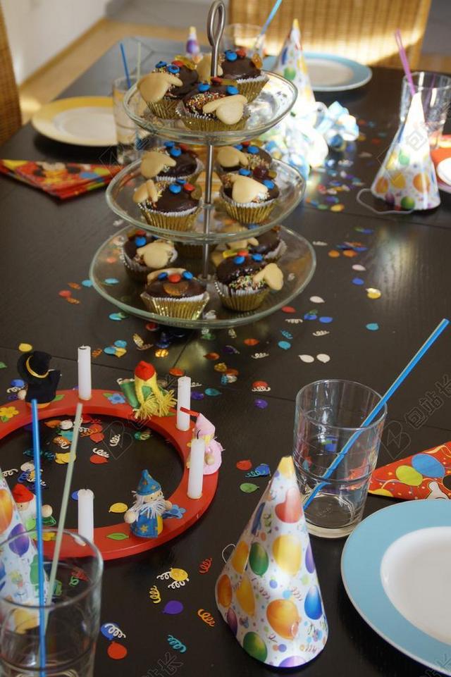 聚会庆祝甜点餐桌背景图片