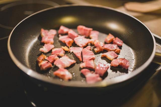 咸肉 潘 烹饪 厨房 食品 肉 油煎 早餐 煮熟的 猪肉