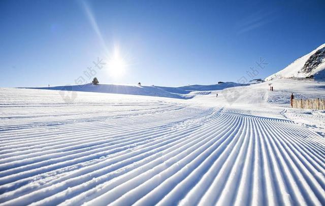 摄影简约雪山上的纹理背景图片
