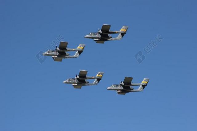飞机 打击 军事 作战飞机 空军 战争 天空 军队 培训