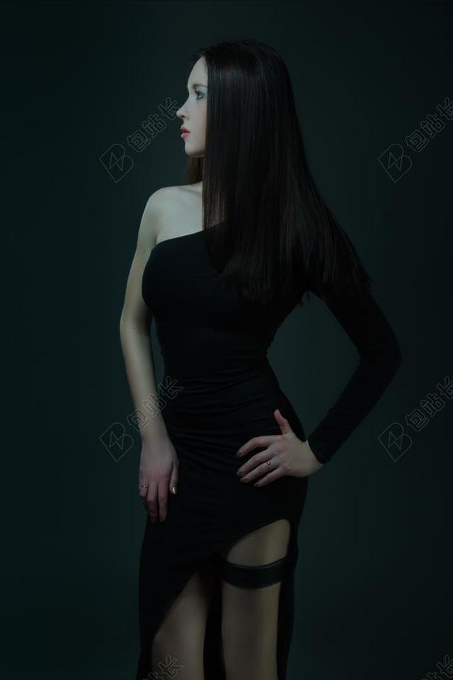 纵向 女孩 炙手可热的女孩 魅力 夫人 时尚 一个女孩的肖像