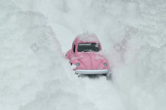 BUG 大众 汽车 粉红色 雪 积雪的路上 冬天 模型 大雪