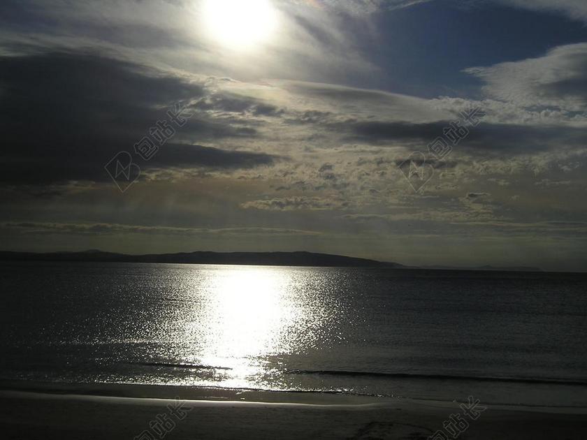 波特拉什月光 爱尔兰天空夜晚上的侧影背景图片