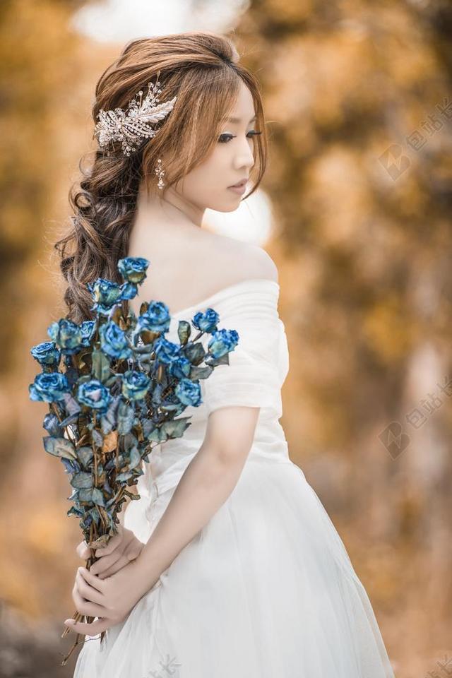 人物 森林 女人 白色礼服 新娘 婚礼 亚洲 美女 新娘捧花