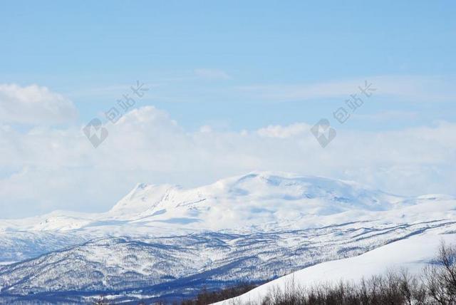 冬天瑞典山雪白色景观辽阔背景图片