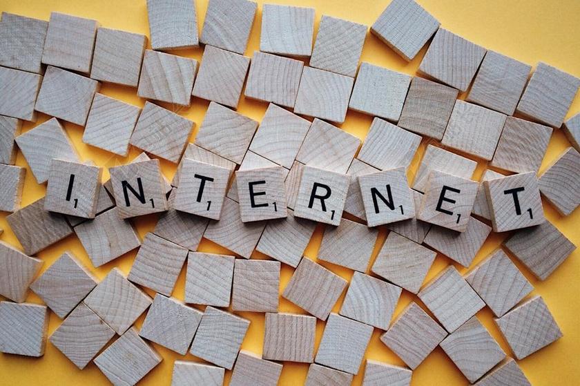 带字小木块唯美背景图片