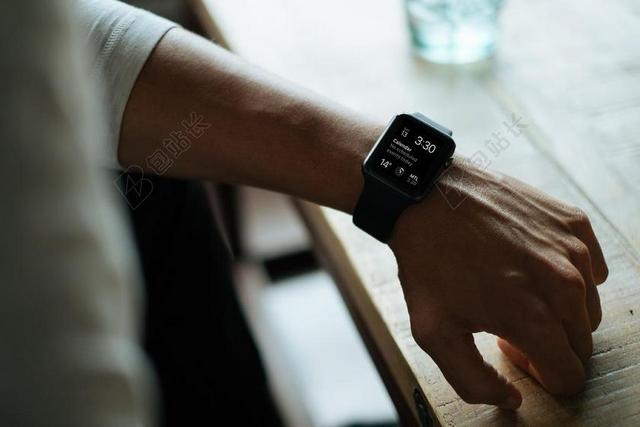苹果手表 SMARTWATCH 手表 穿着 人 腕关节 苹果