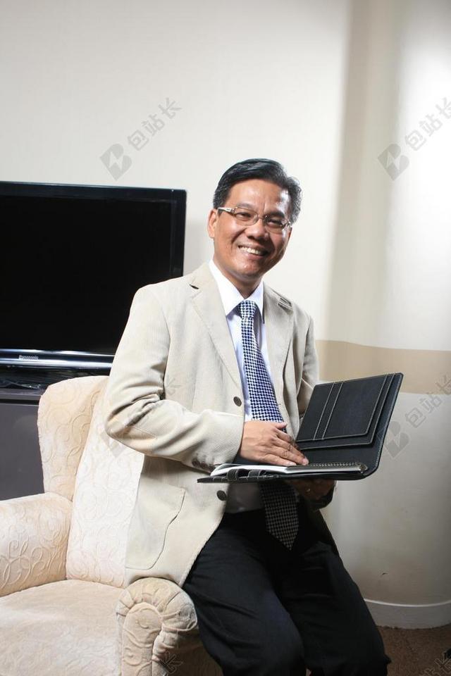 老师 讲师 作家 辅导员 人 男子 男 图
