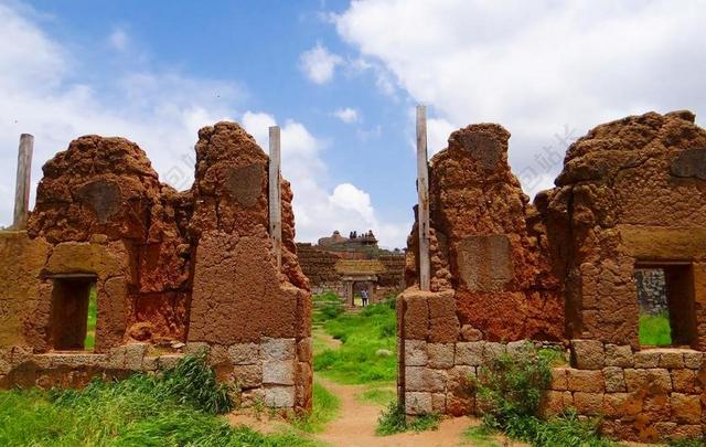 泥墙壁 CHITRADURGA 堡 粮仓 印度 堡垒 老 古代