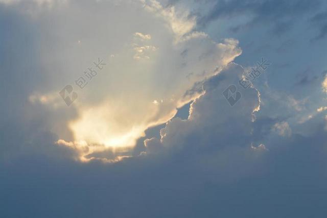 云 云的形成 雷云 雷暴 天空 蓝色 气氛 白 光线 积云