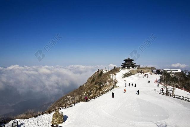 德裕 SEOLCHEONBONG 雪 冬季 山 在寒冷中 白雪花