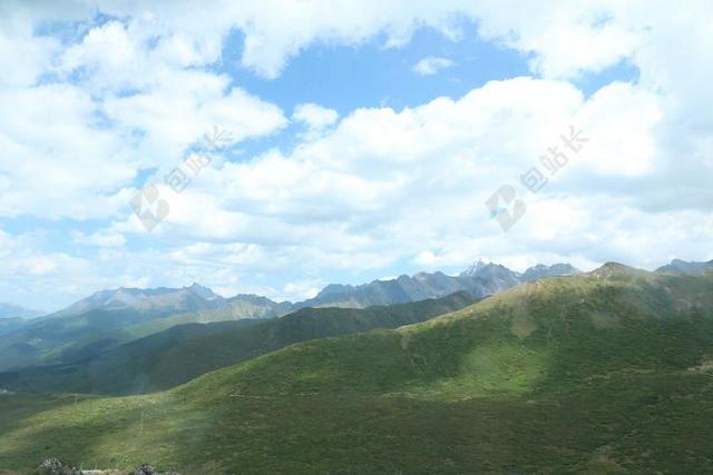 蓝天白云 风景 山脉 草甸 领域 山 天空 云 查看 全景