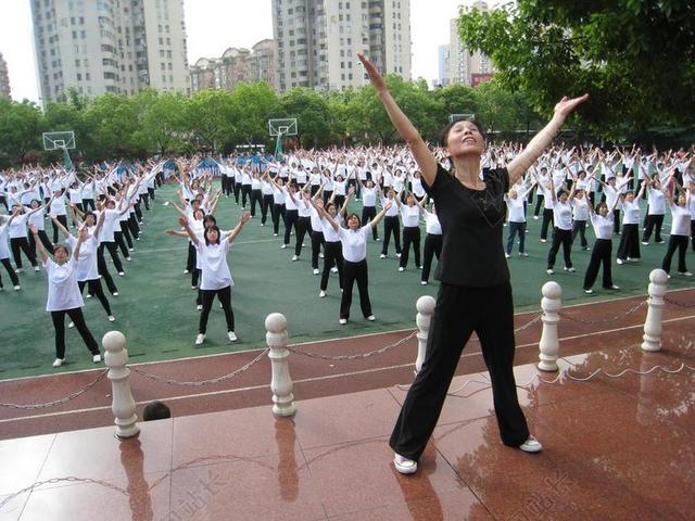 上海 生活 社区 锻炼 做操 运动