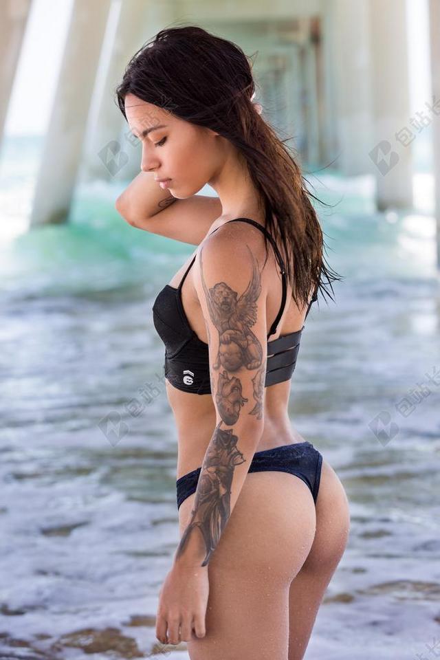海滩 女子 纹身 女孩 MOD 女性 人 模型 成人 性感