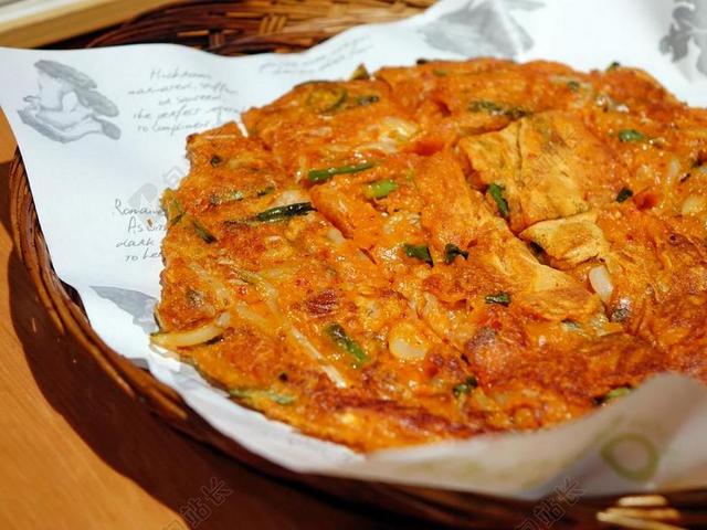 餐饮唯美泡菜比萨背景图片