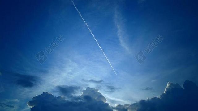 蓝色 天空 云 蓝色的天空 飞机 壮观 轨迹