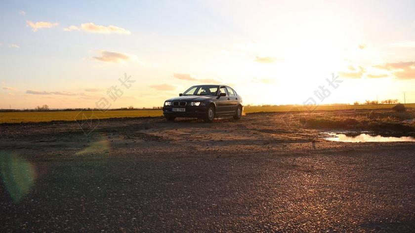 黑色交通现代黑色的现代轿车背景图片