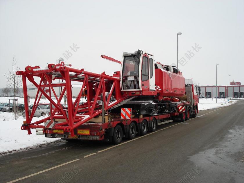 重型运输 履带式起重机 卡车