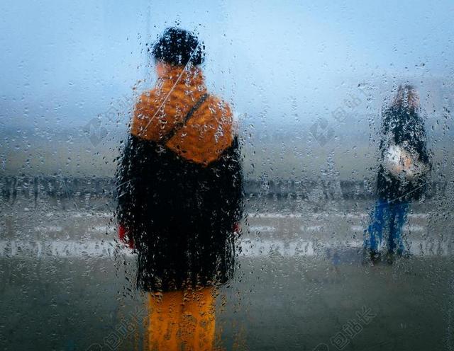 摄影清新雨后的玻璃景色背景图片