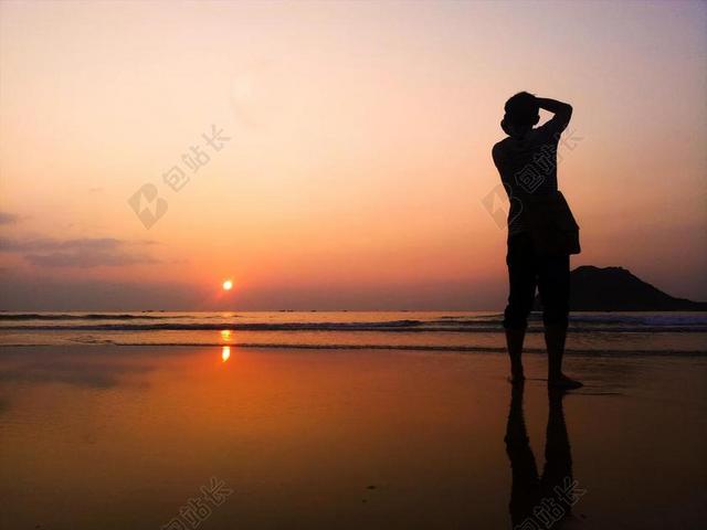 等待日落 在越南的海滩上的日落 我爱日落