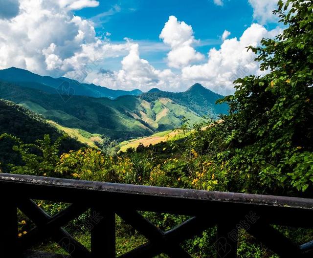 山景观 山 泰国北部 清晨的阳光
