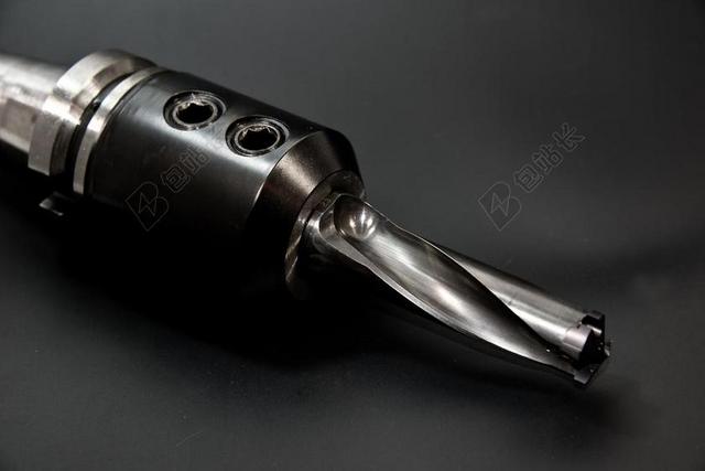广告简约钻工具背景图片