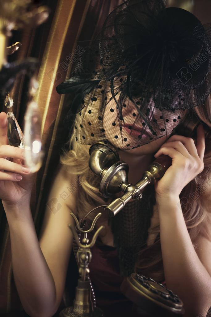 人物打电话的女人背景图片