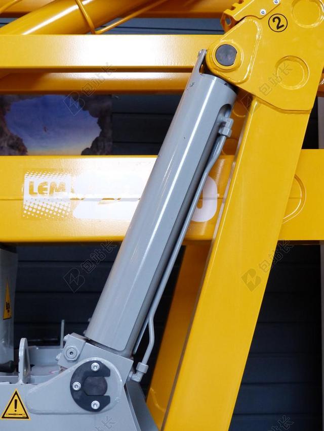 液压 液压传动 工作机 施工机械 提高 较低 荷载 移动