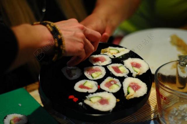 餐饮唯美手工寿司背景图片