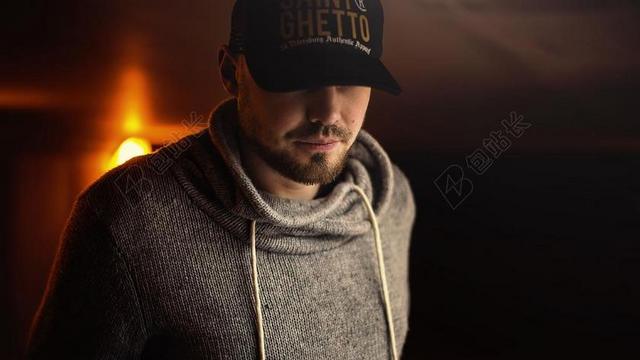 说唱歌手 戴着帽子 地铁 男子 体系结构 一个人的肖像 罩衫
