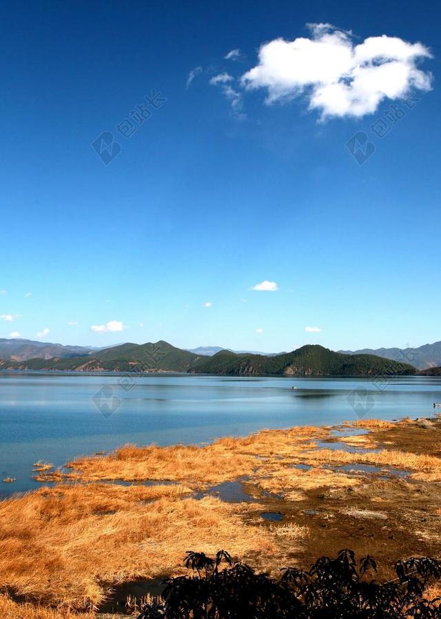 泸沽湖 秋日 高原 白云 蓝天 湖水 景观