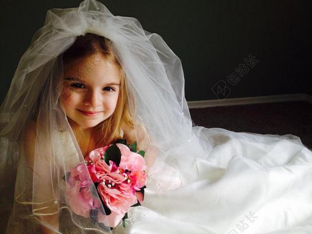 婚纱礼服 儿童 女孩 小女孩 美丽 连衣裙 婚礼 小 快乐