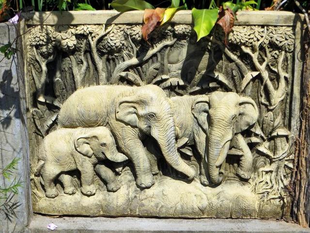 老挝 VANVIENG 石 大象 雕塑 民间艺术 装饰