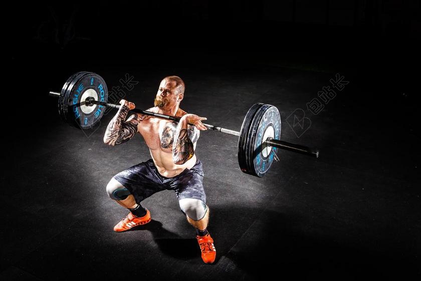 人物举杠铃的男人背景图片