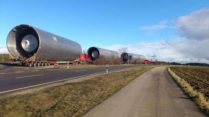 物流自然重型运输卡车宣传背景图片