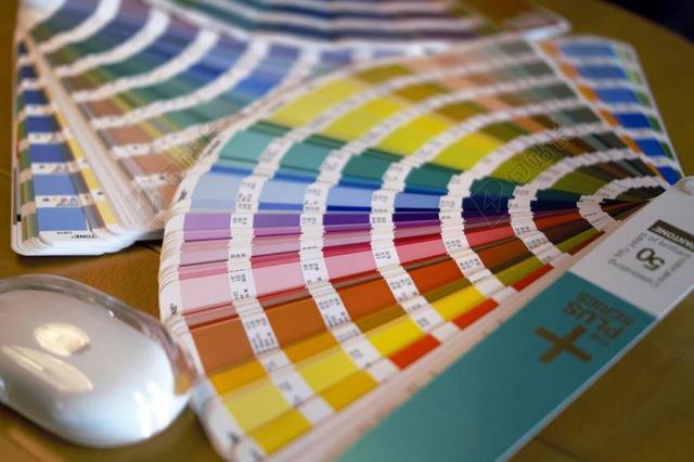 色板 潘通 印刷厂 打印机 颜色 代码 PANTONE 细微差别