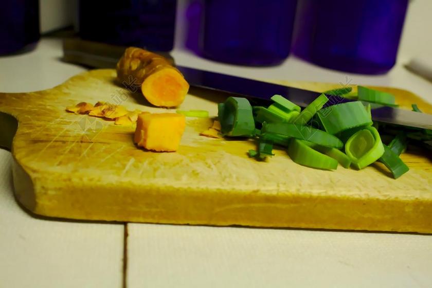 抗炎 姜黄 姜黄素 菜板 切割 切菜板 新鲜 健康 草本植物