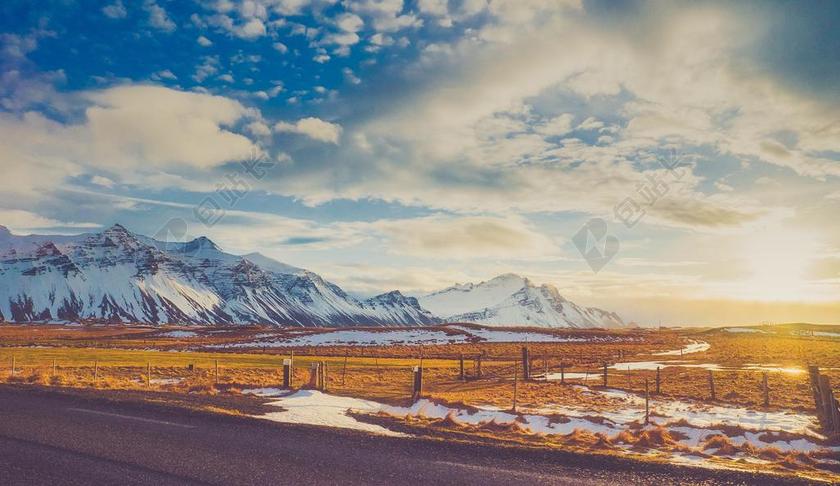 山 天空 云 景观 冬天 雪 原野 路 日出 阳光 自然