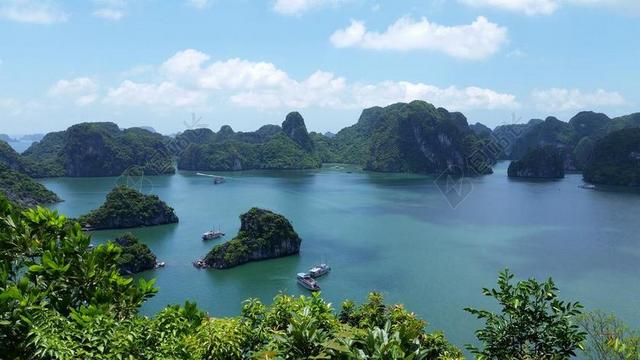 越南 越南下龙湾 大自然 景观 海 岛 旅行 水 云