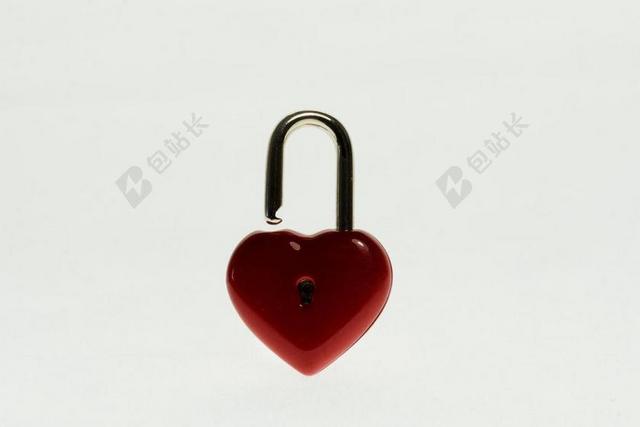 物品红色的爱心锁背景图片 包站长